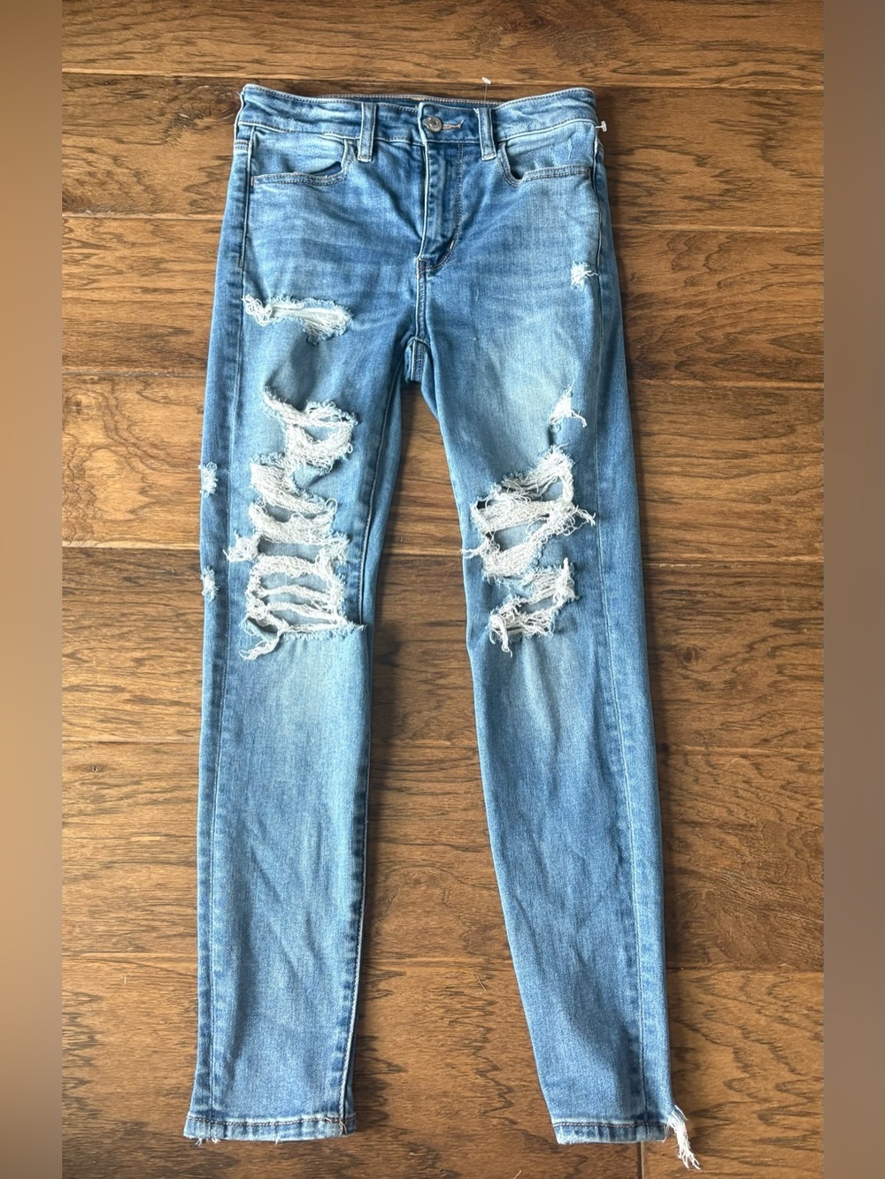 American Eagle Outfitters Light Blue Distressed Skinny Jeans